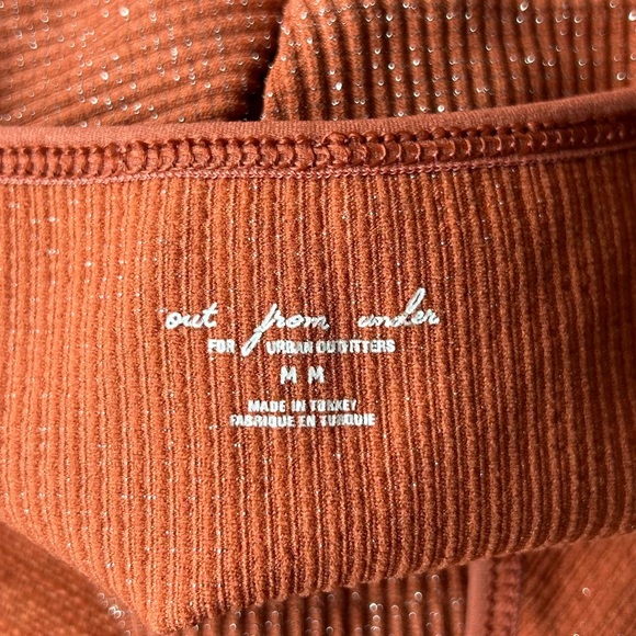 Cute Thin Strap Ribbed Crop Top - Picture 5 of 8